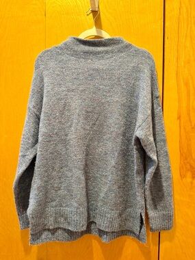 NWOT Women’s Well Worn Blue Heathered Turtleneck Sweater. Size S